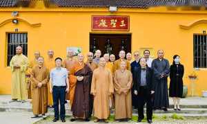 洪海法师礼慧寺 泓海法师