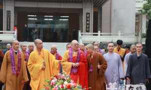 来佛寺海贤老和尚贴金 来佛寺海贤法师光碟