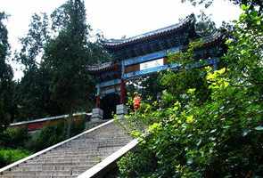 赤峰香山寺联系电话 赤峰香山寺法师电话