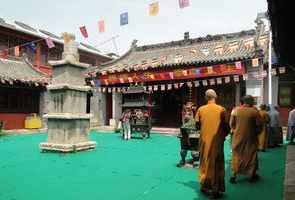 成都昭觉寺三圣殿拜什么 寺 供奉 大势至菩萨