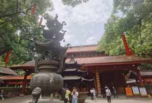 兴化禅寺开放时间 云龙山寺庙叫什么