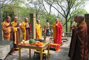 寺庙清明祭祖 佛教清明祭祖程序