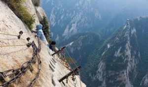 长空栈道是哪座山的著名景点? 长空法师寺庙地址视频