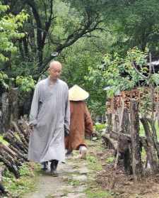 终南山修行人视频 终南山觉行法师