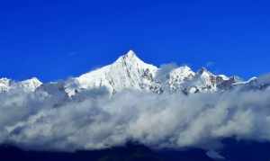 雪山寺景 佛教圣山雪山