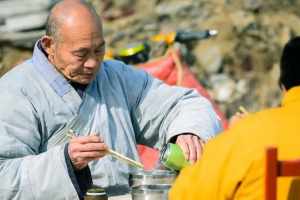 寺院师父所用筷子 在寺院洗碗不能搓筷子吗