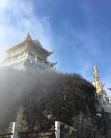 峨眉山寺庙有热水吗 峨眉山寺庙有热水吗多少钱