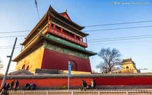 寺院的钟楼内供奉的是 寺庙钟楼建筑