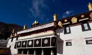 拉萨几大寺院 藏传佛教拉萨四大寺院