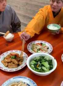 寺院吃年饭 吃寺院的饭用给钱吗