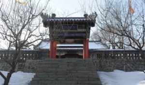 辽宁朝阳桃花山寺庙 朝阳桃花山风景区门票多少钱