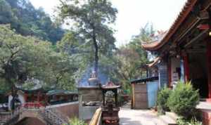 丽江寺院航拍视频 丽江的寺院