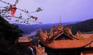 大岭山 寺庙 大岭山新修寺庙