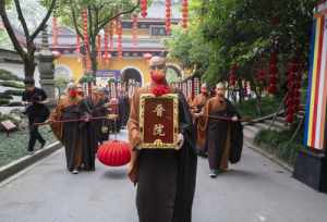 法师评价乡下看香头的句子 法师评价乡下看香头