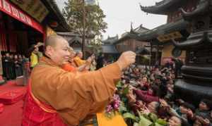 建寺庙添砖加瓦的功德回向祖先 建寺庙添砖加瓦的功德