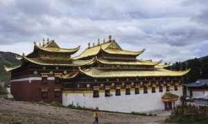 四川若尔盖县寺院 若尔盖附近的寺庙