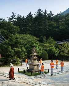 食堂寺院晚上生活 寺院食堂叫什么