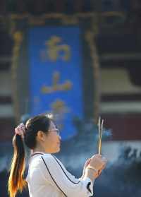 寺庙上香方向顺序 寺庙烧香拜佛的方向