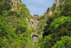 泰山晚上能上香吗 泰山晚上寺庙