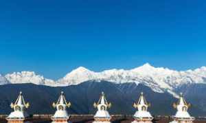 雪山寺景 佛教圣山雪山