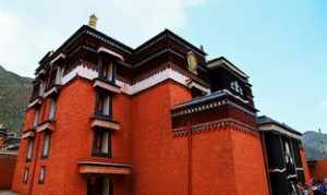 藏传佛教最高学府 藏传佛教最高学府是哪个