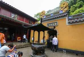 宜昌观音古洞是怎么修建的 普济寺、法雨寺、慧济寺和南海观音可以在一天内拜完吗