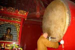 佛教寺院打大鼓视频 寺院打鼓教学视频