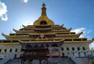 四川甘孜州新龙县寺庙 甘孜新龙县十大旅游景点