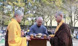 淹死的人背部朝上 男人淹死背朝上佛学