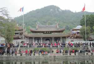 厦门火车站附近寺院 厦门火车站附近的素食餐厅