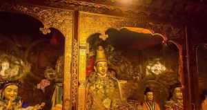 松赞干布去世后，文成公主在吐蕃的情况如何 藏海花董灿是什么人