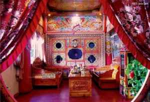 藏族佛法房间 我国一个真实的尼姑岛，为何岛上会住着2万女修行者