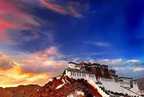 一直想去西藏旅游，但有哪些景点是必须打卡的 和尚放生赞美诗