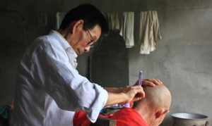 剃头匠 杨志坚 小说阅读理解 剃发修行的和尚小说