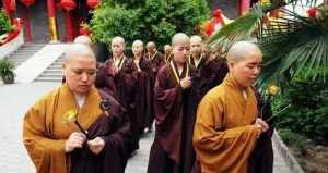 佛教的创始人是谁 中国佛教和尚人数