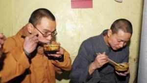 日本和尚得阿米 在西藏，什么餐厅比较有名呢